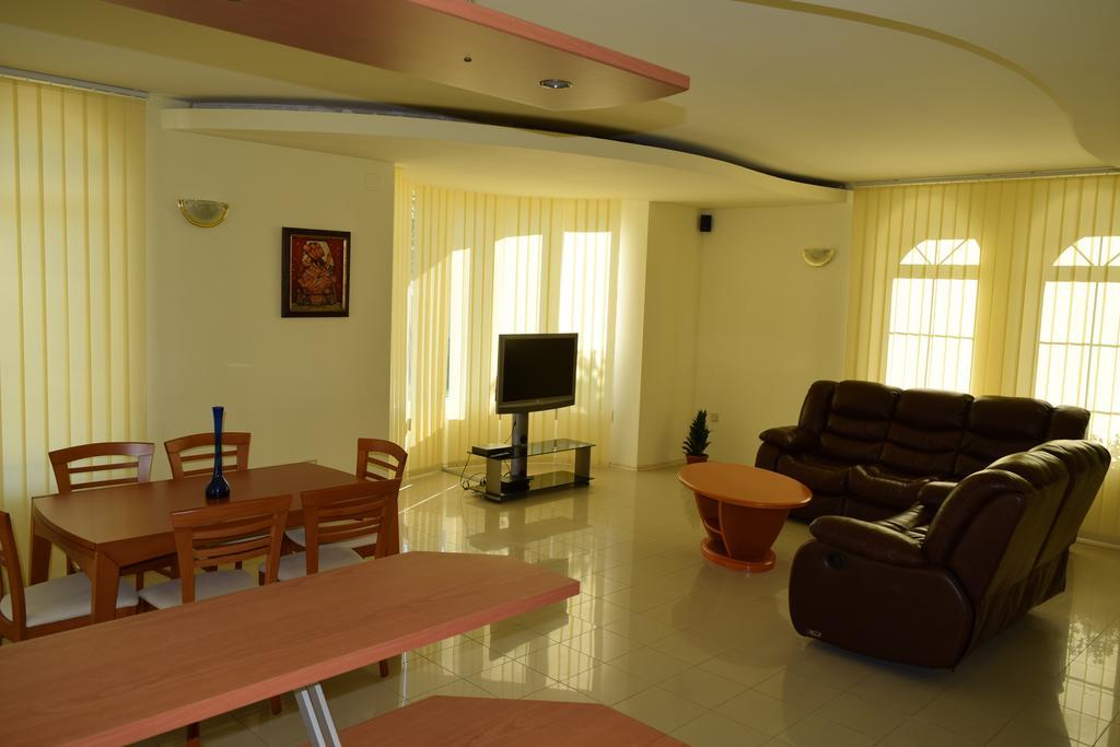 רבדה Hotel Eva מראה חיצוני תמונה