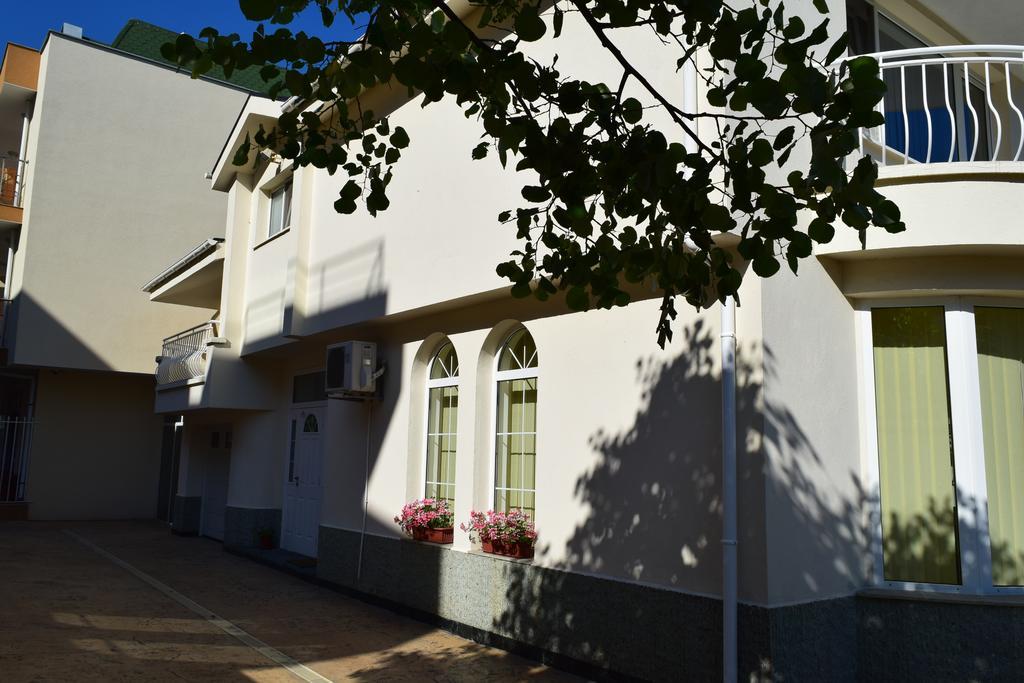 רבדה Hotel Eva מראה חיצוני תמונה