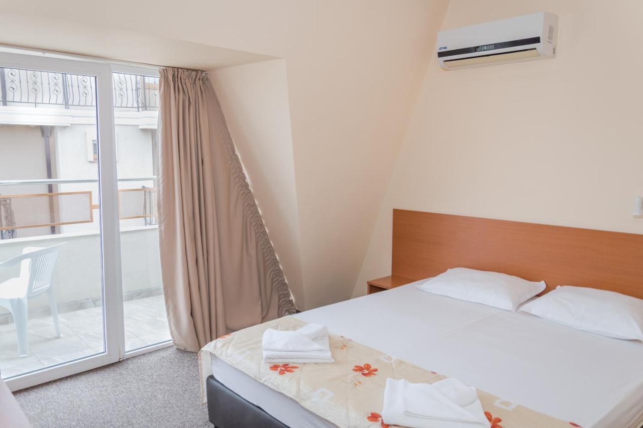 רבדה Hotel Eva מראה חיצוני תמונה