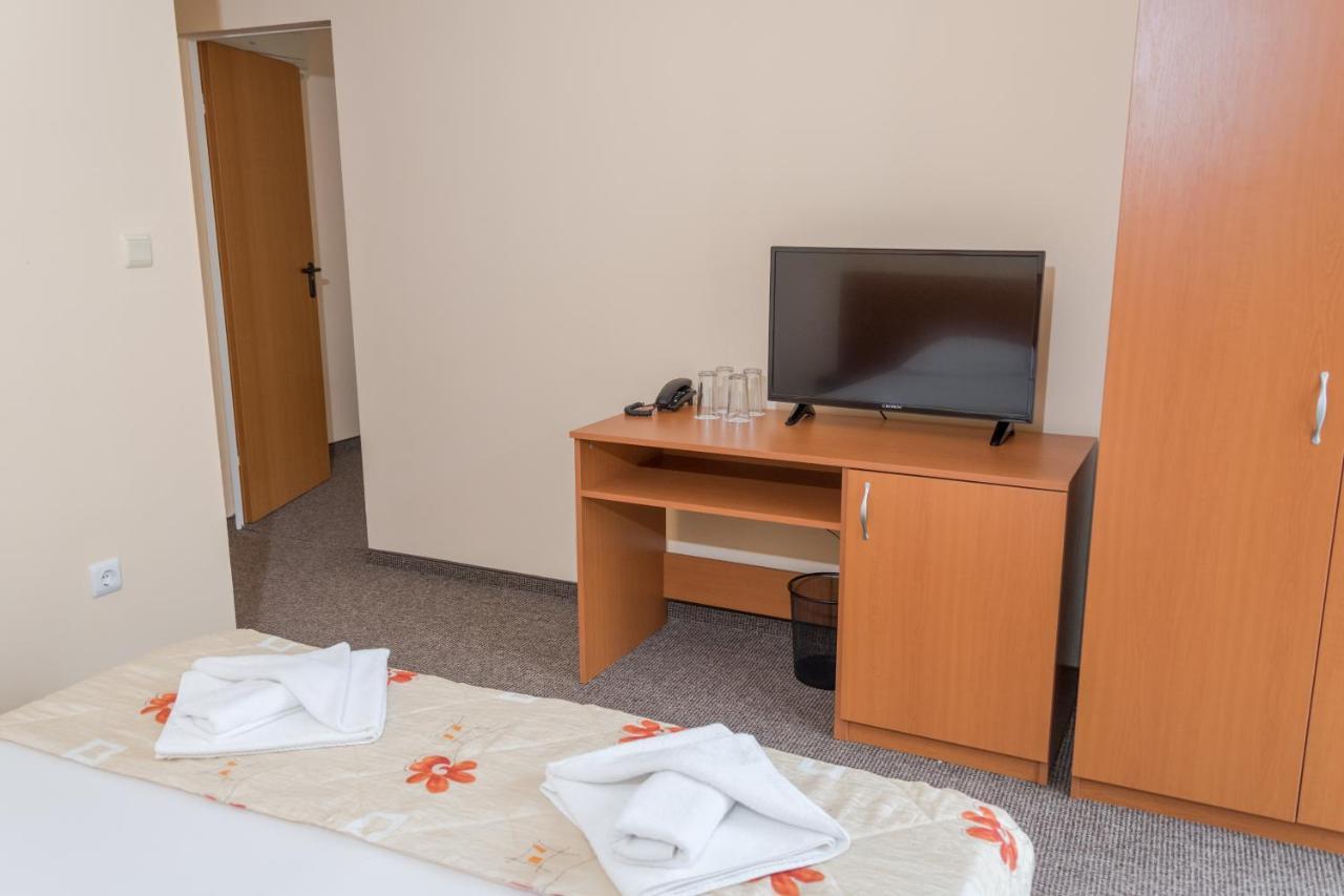 רבדה Hotel Eva מראה חיצוני תמונה