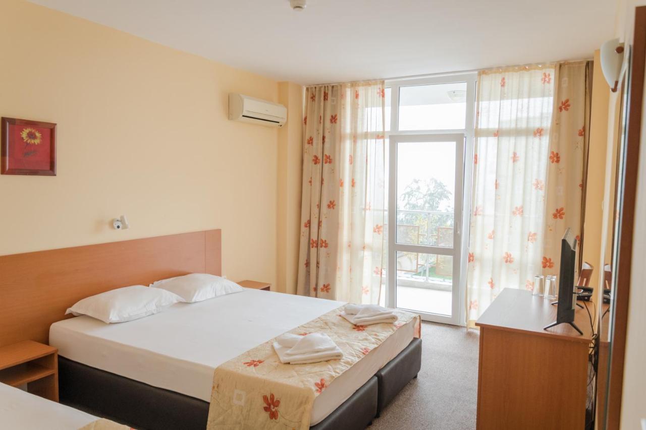 רבדה Hotel Eva מראה חיצוני תמונה
