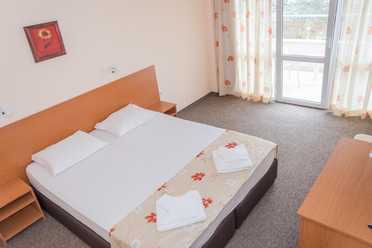 רבדה Hotel Eva מראה חיצוני תמונה